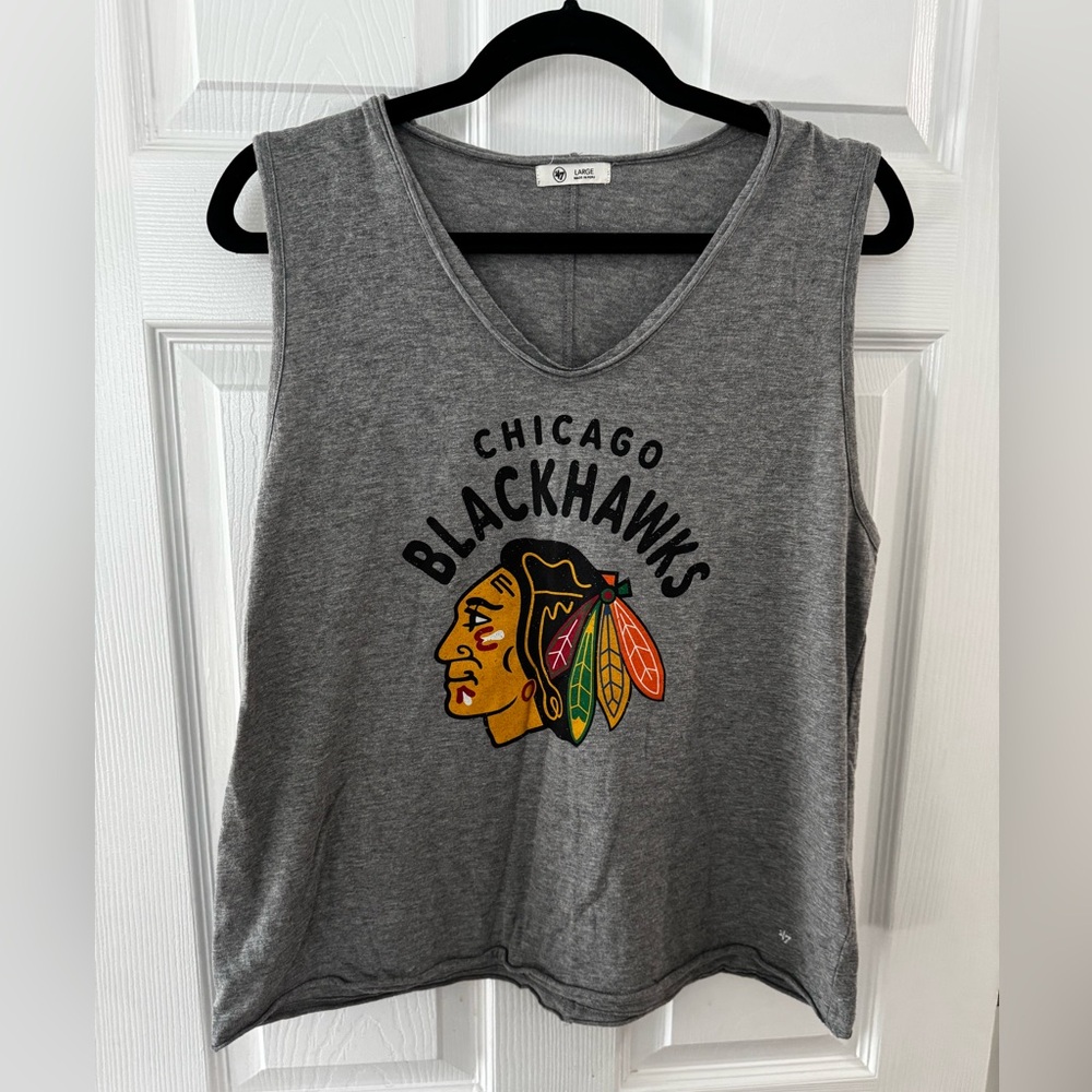 EUC Women’s Chicago Chicago Blackhawks Tank Top - 47 Brand - Large - Gray